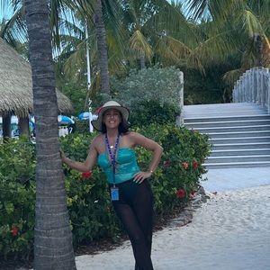 Meet your Posher, Elizabeth